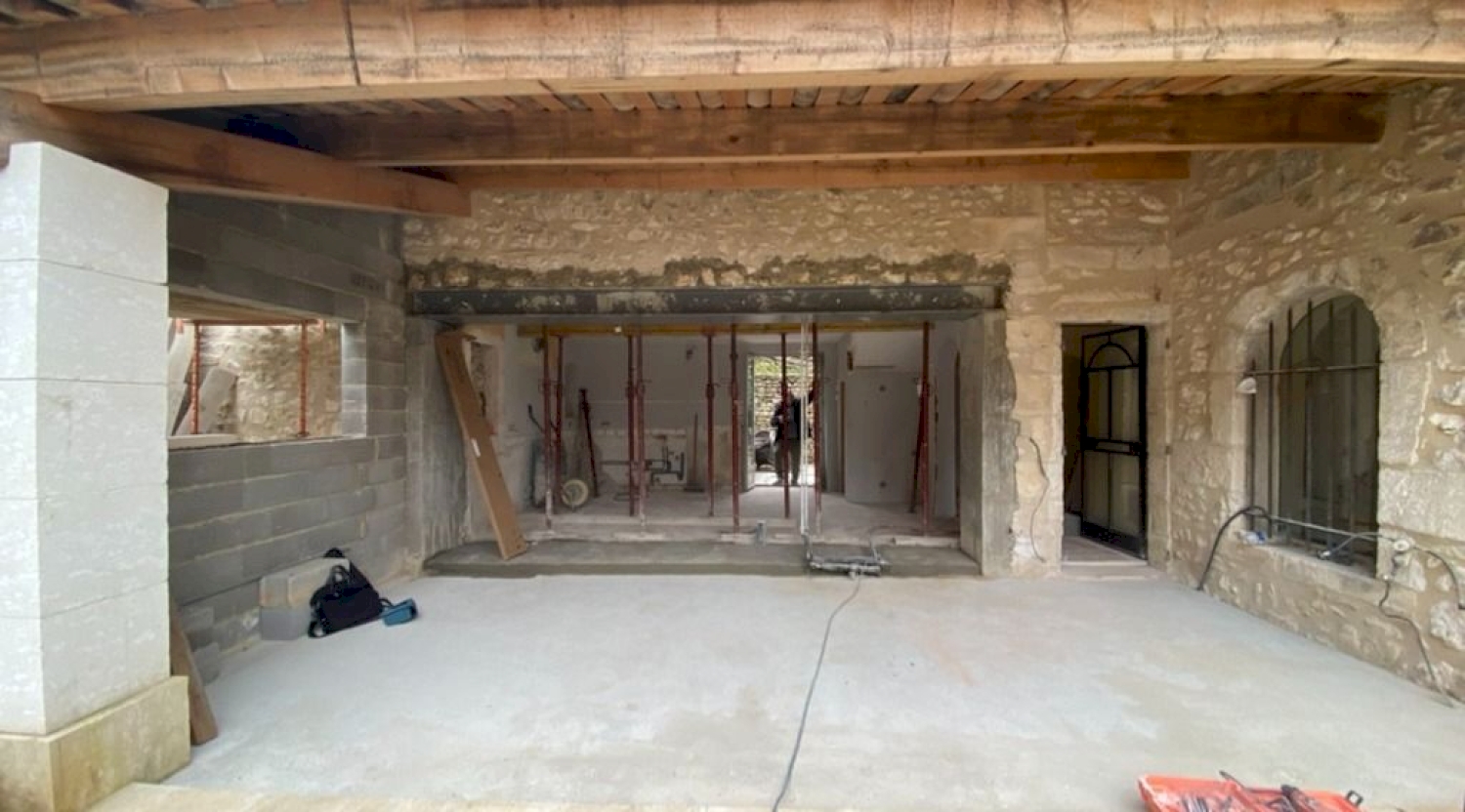 Création d'une cuisine dans un Mas du 19ème - Lubéron